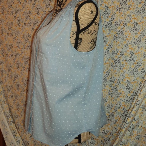 Sleeveless Top/Blouse - Picture 5 of 7